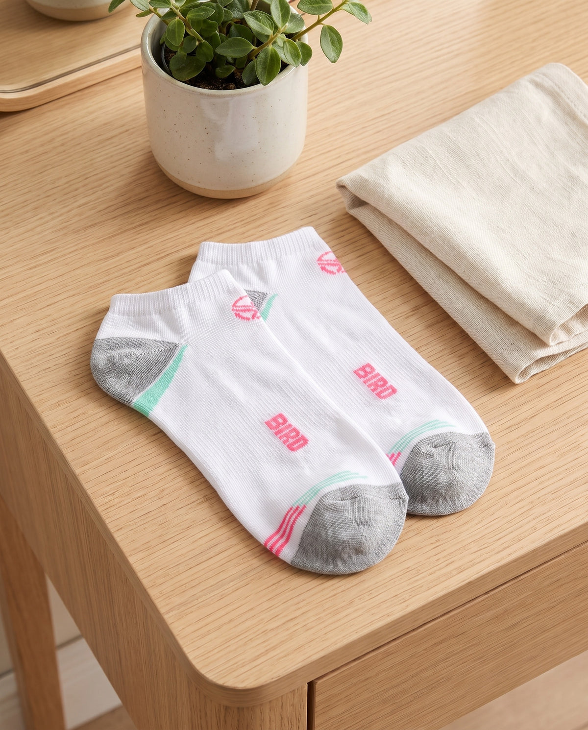 شرابات بيرد الحريمي — بوكس ٤ ألوان | Bird Ladies Socks